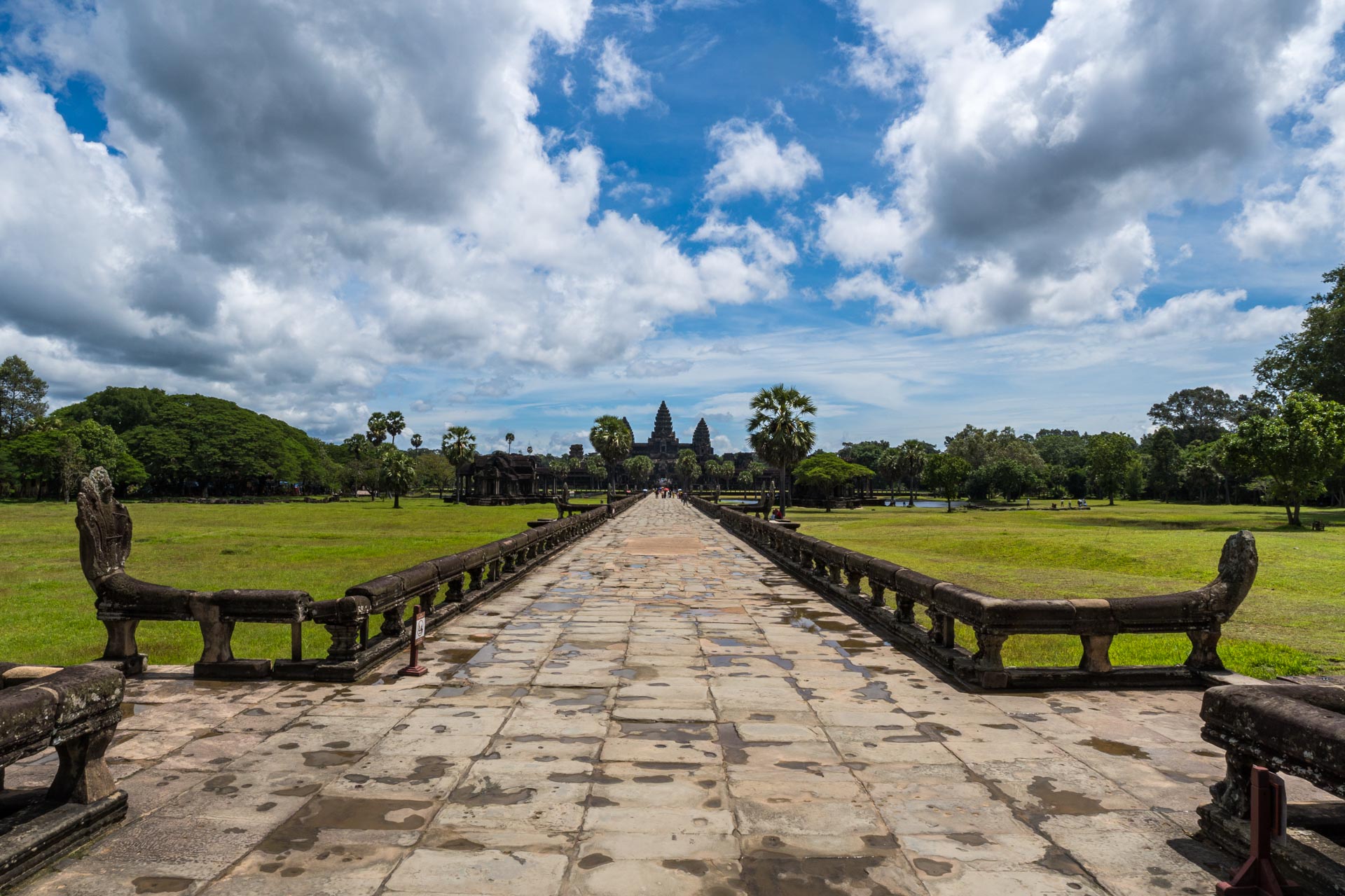 /fm/Files//Pictures/Ido Uploads/Asia/cambodia/All/Angkor Wat - Inside Walkway Temple Look - NS.jpg